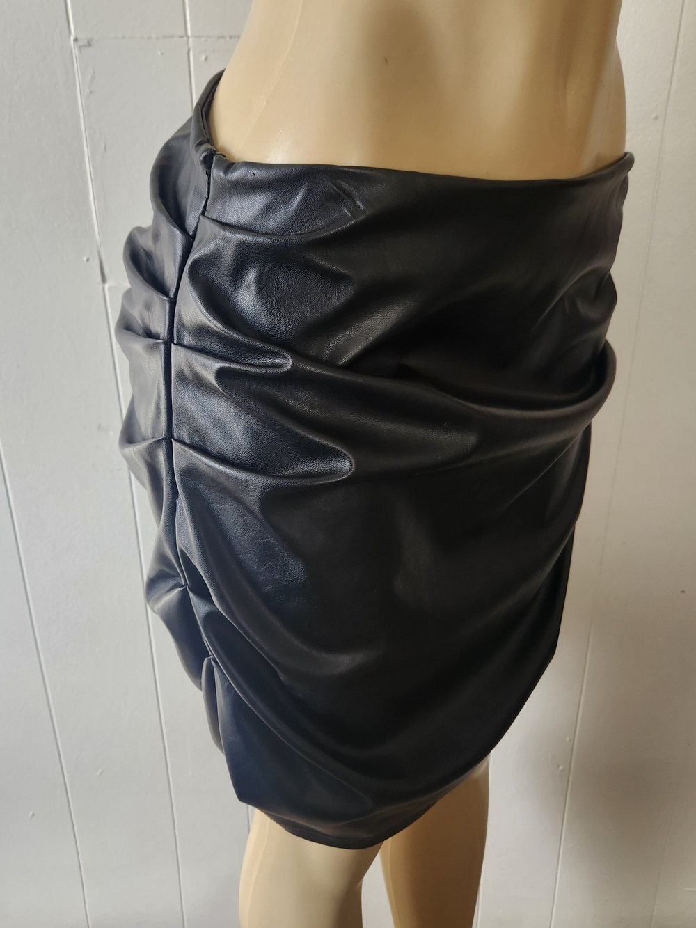 SHEIN Black Faux Leather Ruched Mini Skirt Size XL Casual Minimalist Bodycon